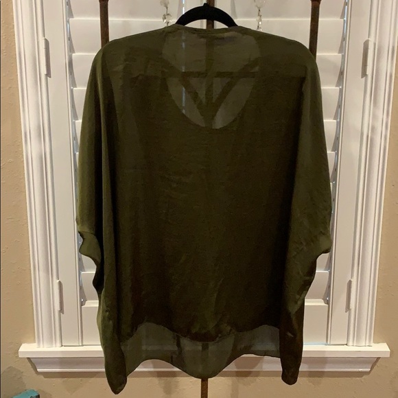 Aunt Wanda tunic - Picture 2 of 11